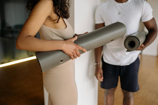 ¿Qué plantas son más resistentes para un jardín en un balcón orientado al sur?