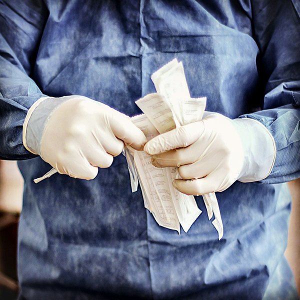 ¿Qué factores considerar al invertir en propiedades destinadas a la construcción de viviendas asequibles?